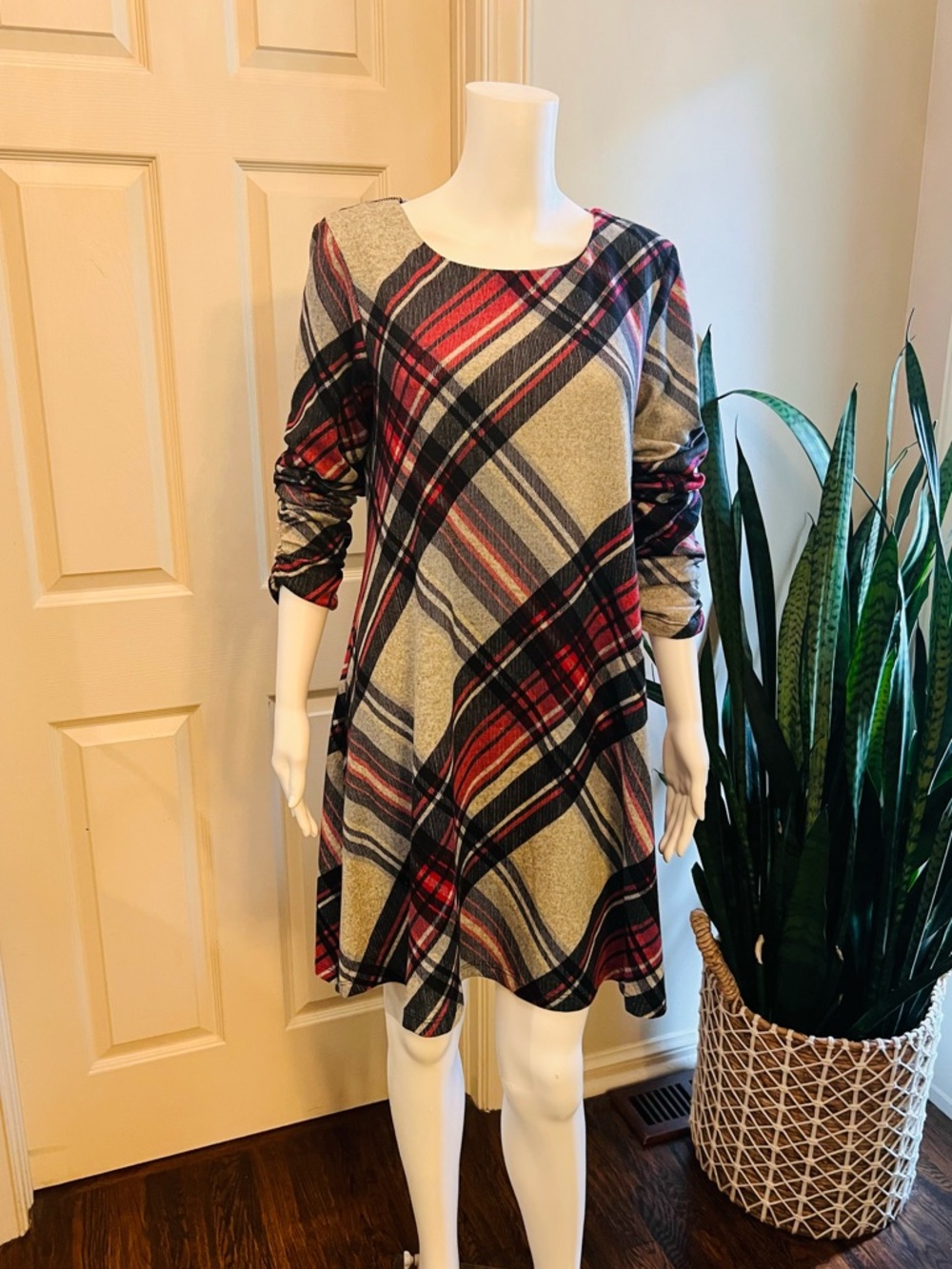 Pink Black Plaid Swing Dress Ruched Sleeves Soft Flannel Feel Size Small